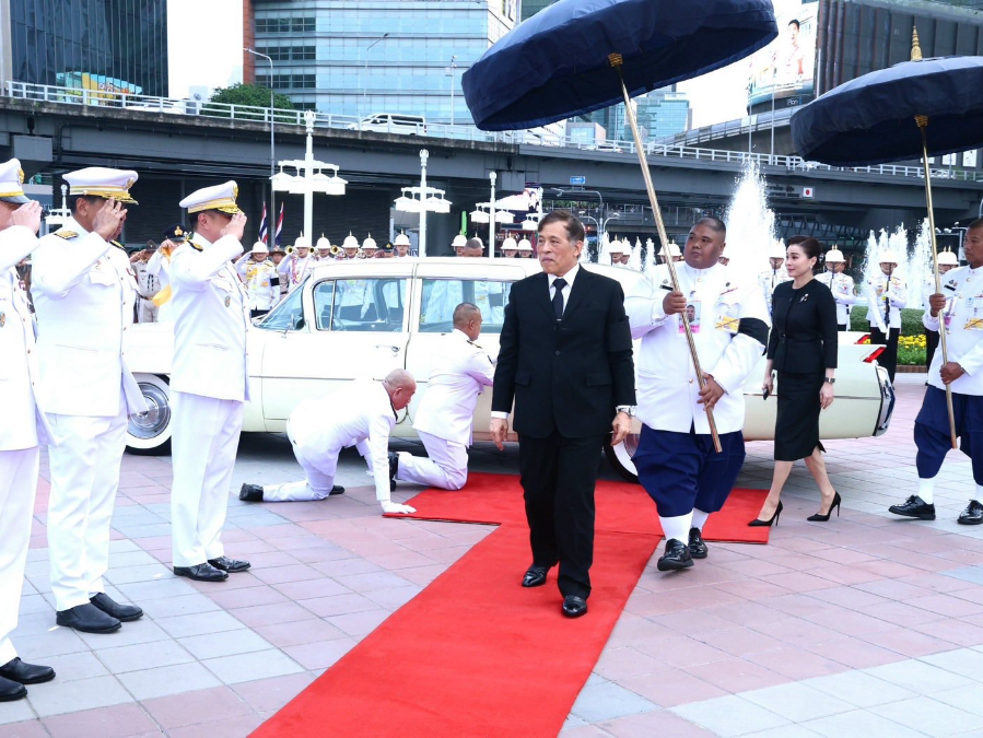 รัฐมนตรีฯ วราวุธ เฝ้ารับเสด็จฯ ในหลวง-พระราชินี เสด็จฯงานเฉลิมพระเกียรติ ร.6 เนื่องในวันคล้ายวันสวรรคต ครบ 100 ปี