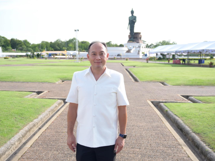 ผู้ตรวจฯ วีรพงษ์ ร่วมพิธีเจริญพระพุทธมนต์นานาชาติ ณ พุทธมณฑล สานสัมพันธ์พุทธศาสนิกชน 34 ประเทศ